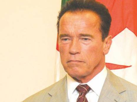 Arnold Schwarzenegeer apporte son soutien à Oran