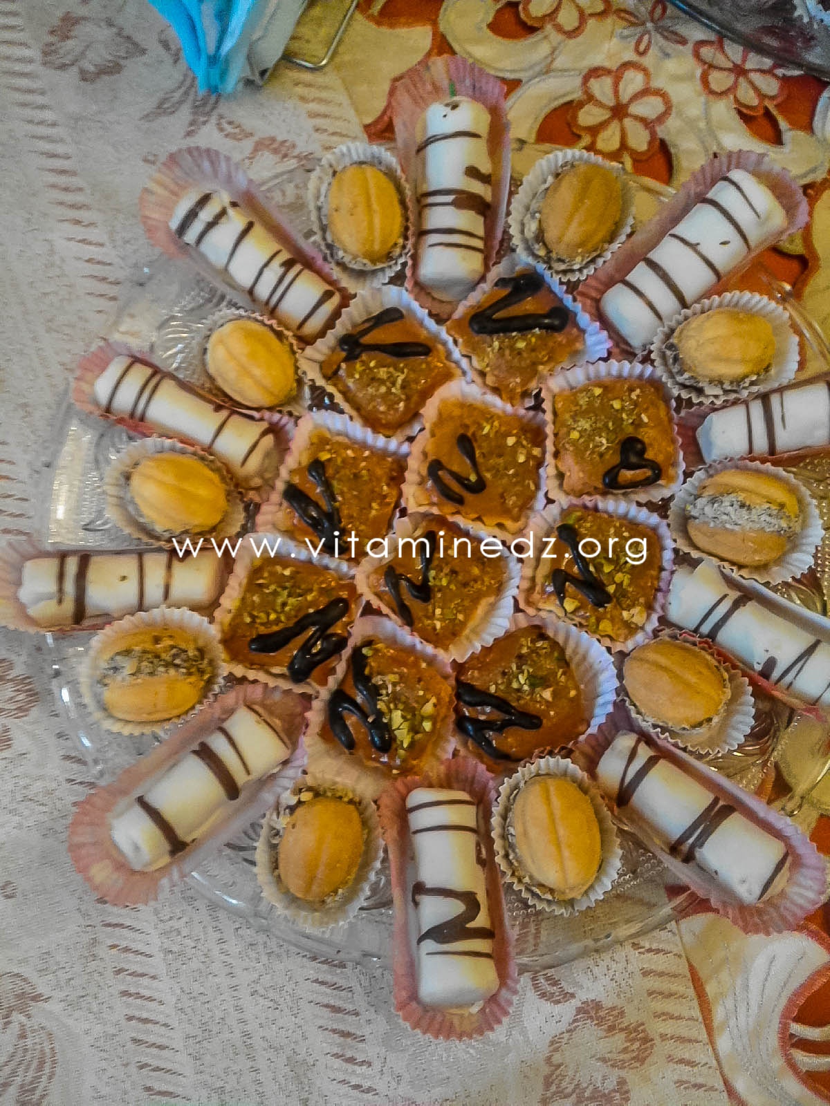 Gateaux Algeriens Pour L Aid Gateaux Samira 16 Algerie Recettes De Cuisine Vitaminedz